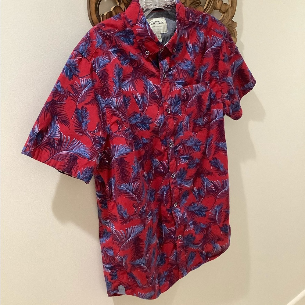 Men’s Short Sleeve button shirt. - Picture 3 of 9